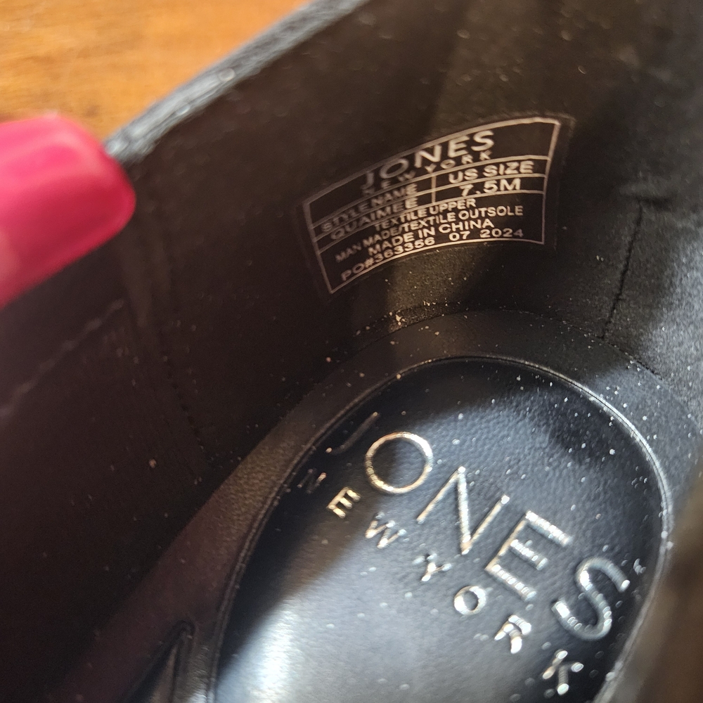 Jones New York Black Flats with Silver Detailing - Picture 10 of 12